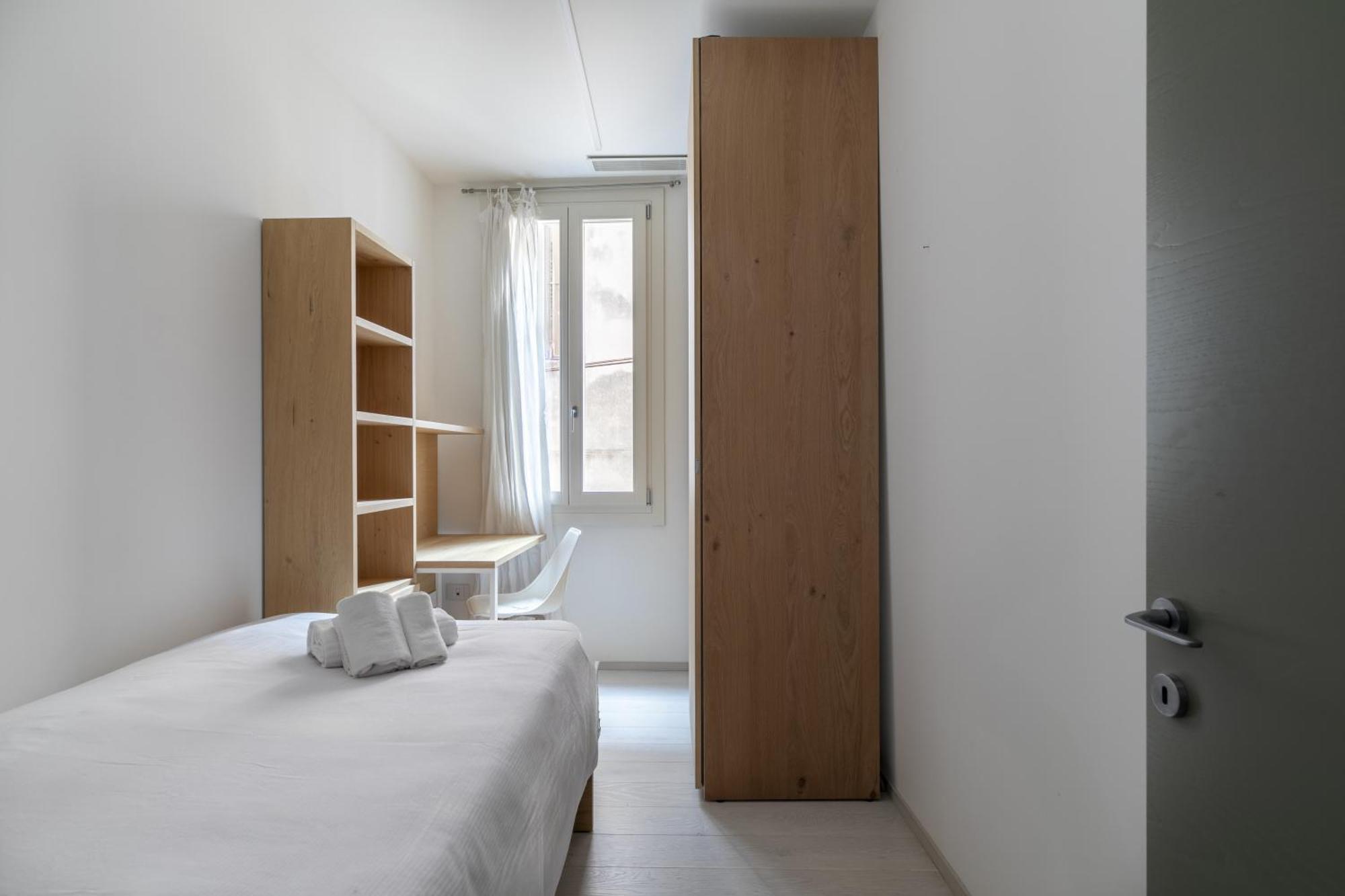 Apartment Secret Rose Garden In The Heart Of