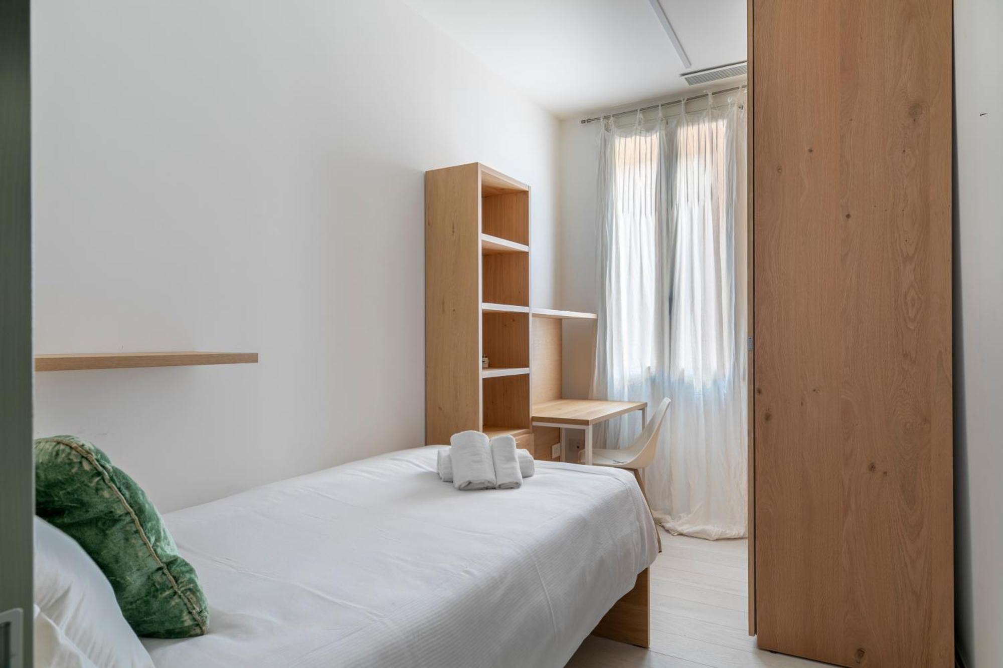 Apartment Secret Rose Garden In The Heart Of